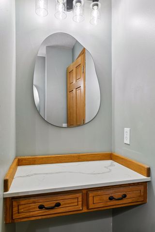 2621 Emerald Lane, Shakopee, MN 55379