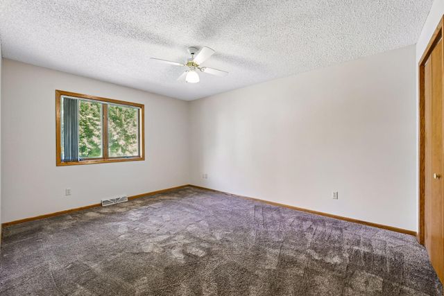 2621 Emerald Lane, Shakopee, MN 55379