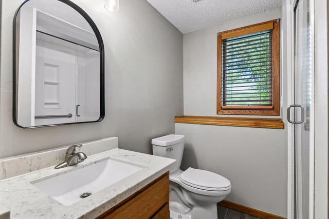 2621 Emerald Lane, Shakopee, MN 55379