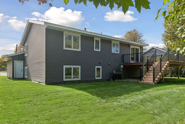 2621 Emerald Lane, Shakopee, MN 55379