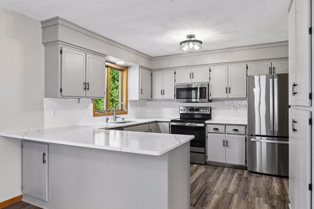2621 Emerald Lane, Shakopee, MN 55379