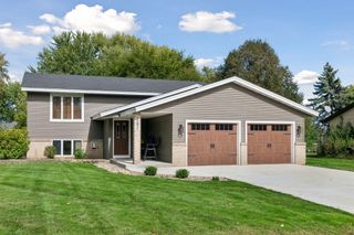 2621 Emerald Lane, Shakopee, MN 55379