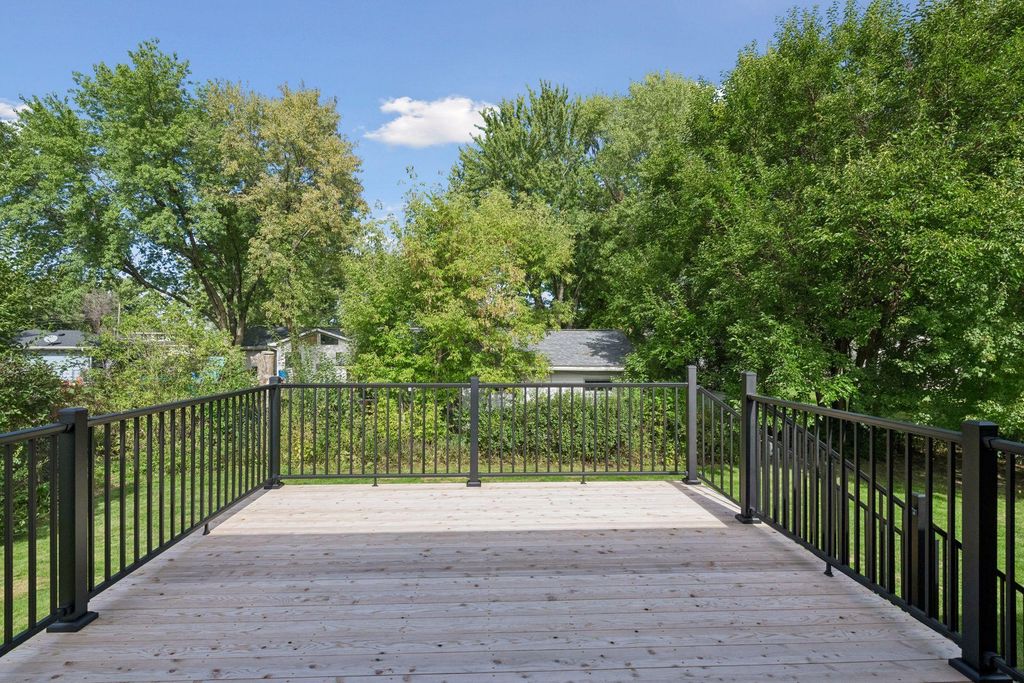 2621 Emerald Lane, Shakopee, MN 55379 — photo 2