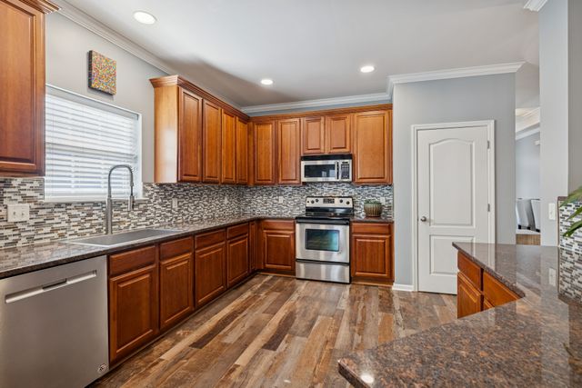 932 Century Oak Dr, Nashville, TN 37211