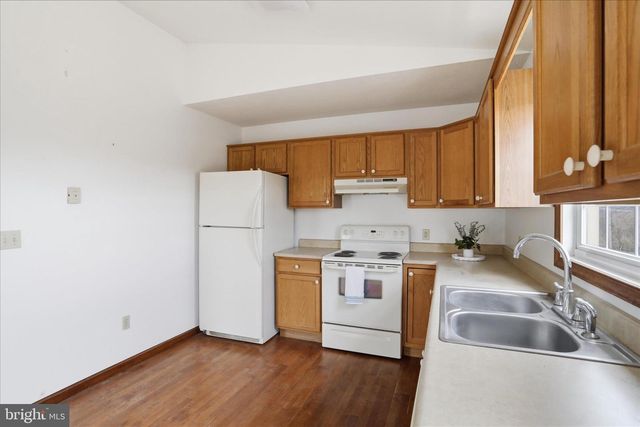 316 E RIDGE LOOP RD, Romney, WV 26757