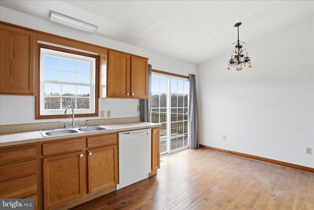 316 E RIDGE LOOP RD, Romney, WV 26757