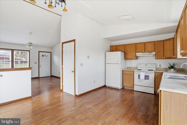 316 E RIDGE LOOP RD, Romney, WV 26757