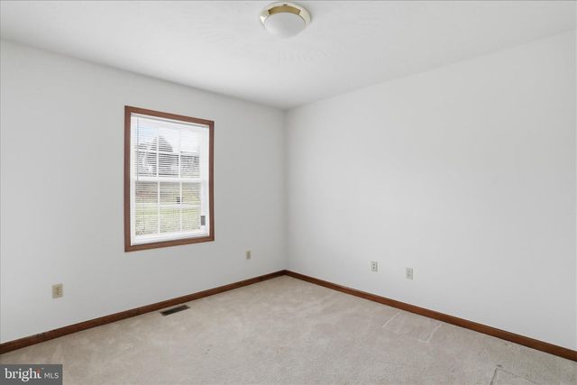 316 E RIDGE LOOP RD, Romney, WV 26757