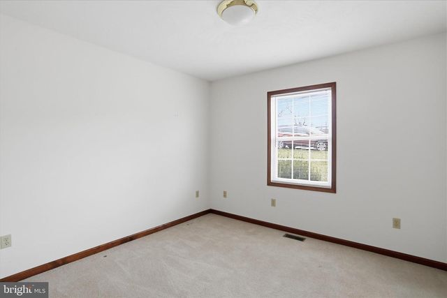 316 E RIDGE LOOP RD, Romney, WV 26757