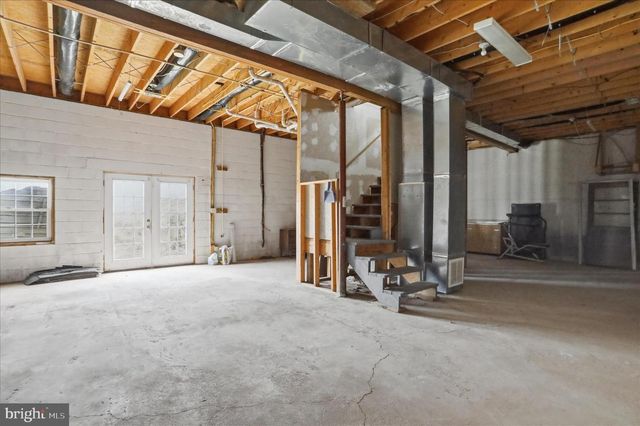 316 E RIDGE LOOP RD, Romney, WV 26757