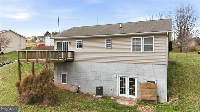 316 E RIDGE LOOP RD, Romney, WV 26757