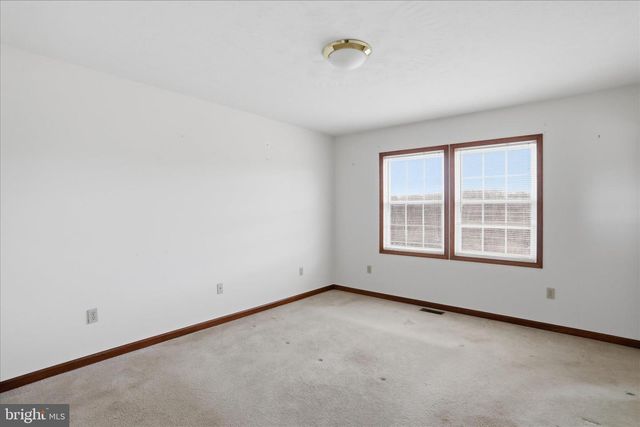 316 E RIDGE LOOP RD, Romney, WV 26757