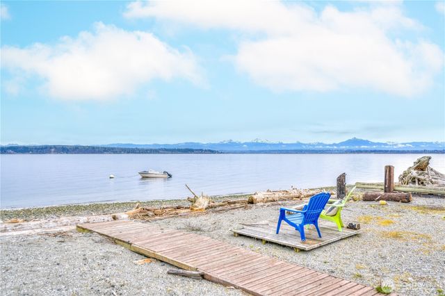15 U Snoqualmie Ave., Hat Island, WA 98206