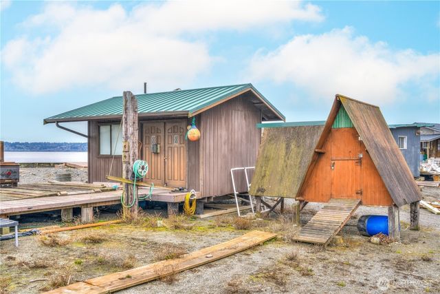 15 U Snoqualmie Ave., Hat Island, WA 98206