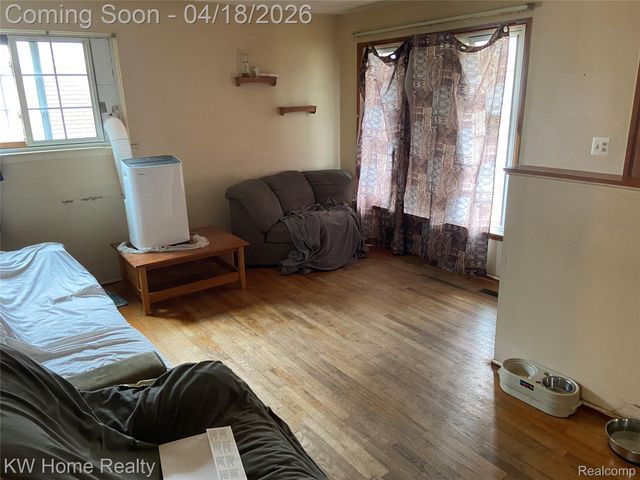 15251 Elderwood Street, Roseville, MI 48066