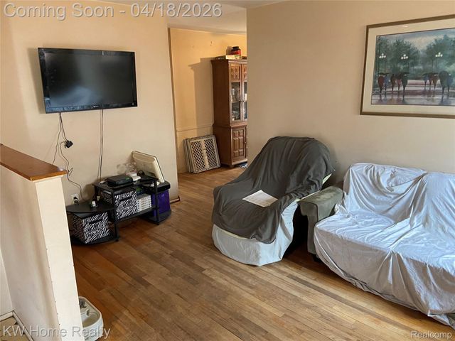 15251 Elderwood Street, Roseville, MI 48066