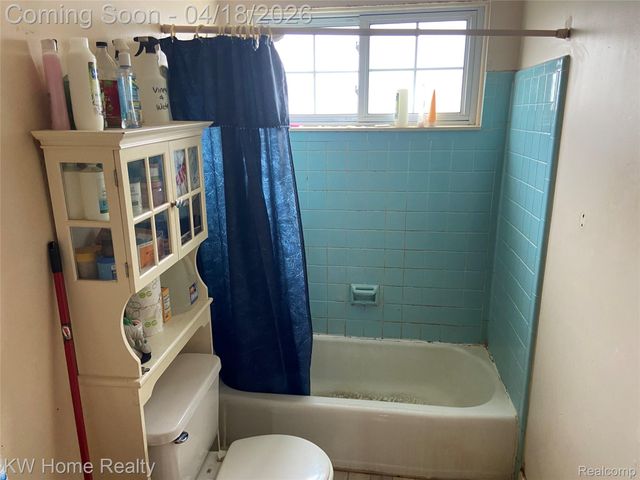 15251 Elderwood Street, Roseville, MI 48066