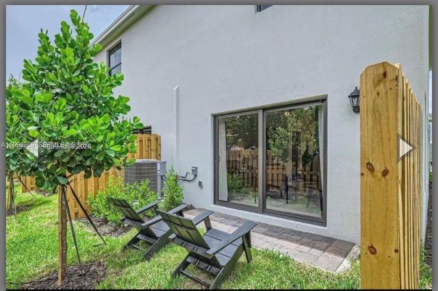 445 NE 1st Dr, Florida City, FL 33034