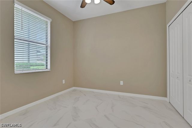 9469 Foxglove LN, Naples, FL 34120