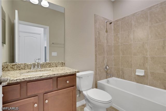 9469 Foxglove LN, Naples, FL 34120