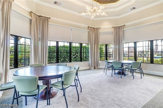 9469 Foxglove LN, Naples, FL 34120