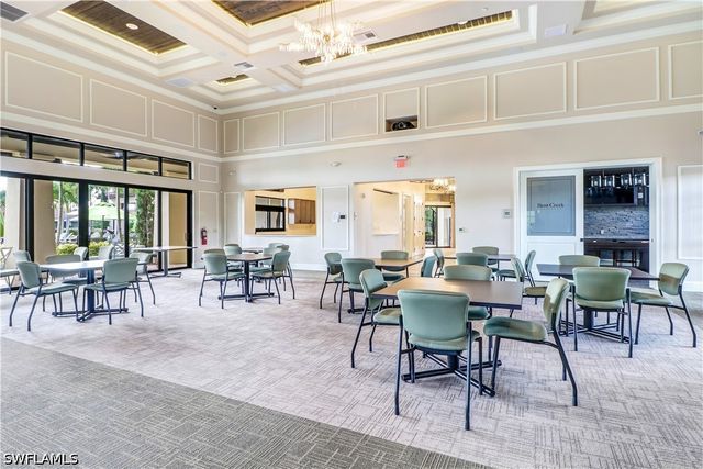 9469 Foxglove LN, Naples, FL 34120