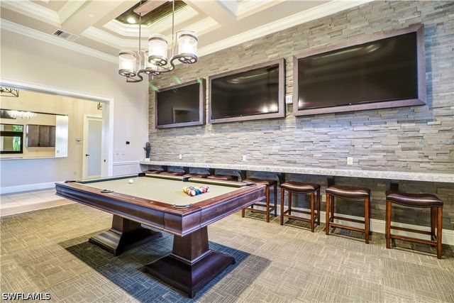 9469 Foxglove LN, Naples, FL 34120
