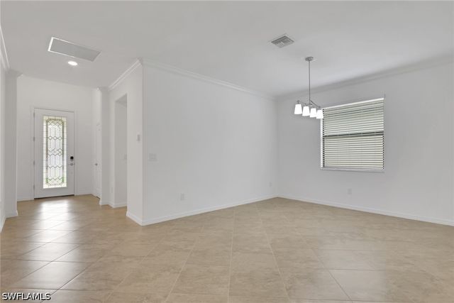 9469 Foxglove LN, Naples, FL 34120