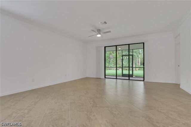 9469 Foxglove LN, Naples, FL 34120