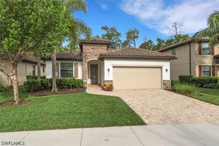 9469 Foxglove LN, Naples, FL 34120