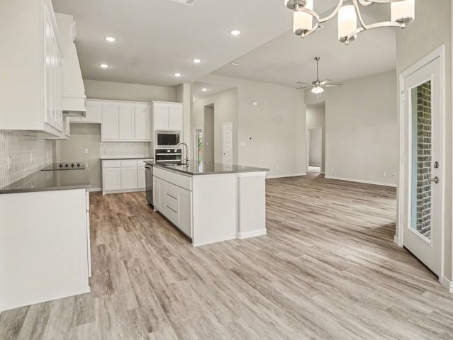 706 Alaina Drive, Desoto, TX 75115