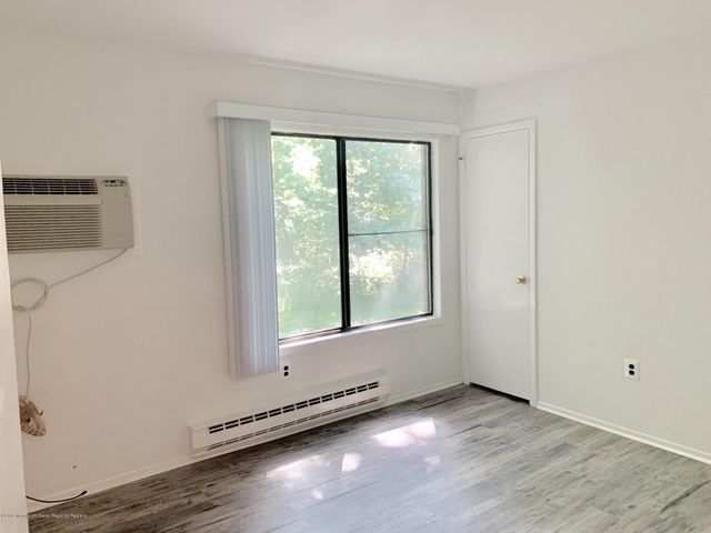 31 Lexington Court, Red Bank, NJ 07701