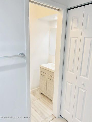 31 Lexington Court, Red Bank, NJ 07701