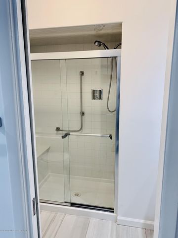 31 Lexington Court, Red Bank, NJ 07701