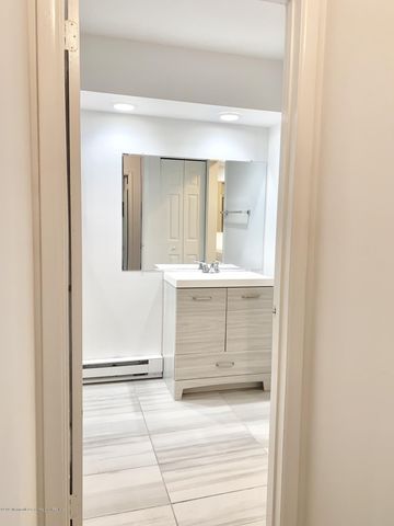 31 Lexington Court, Red Bank, NJ 07701