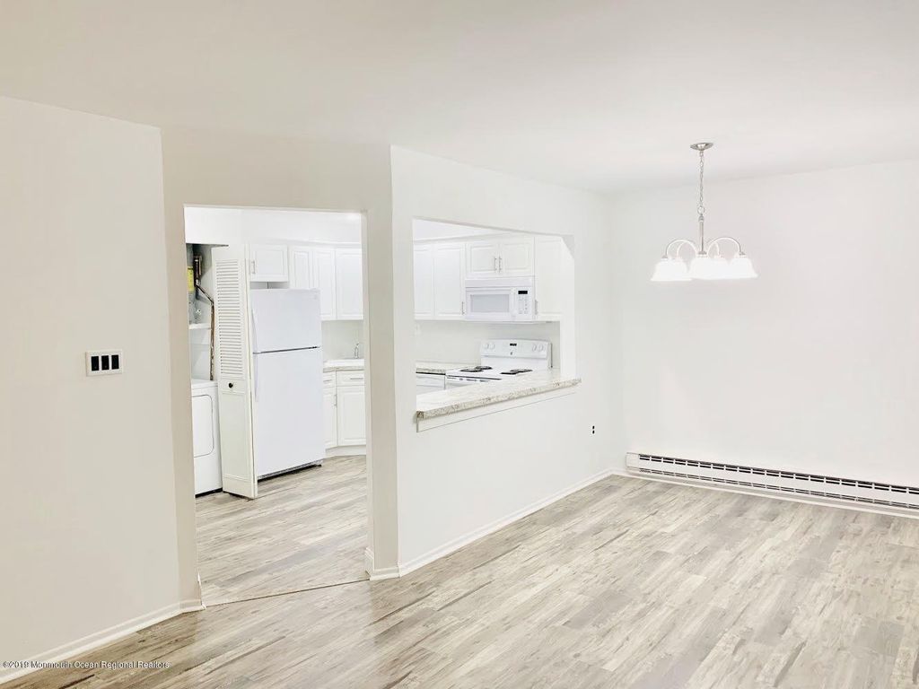 31 Lexington Court, Red Bank, NJ 07701