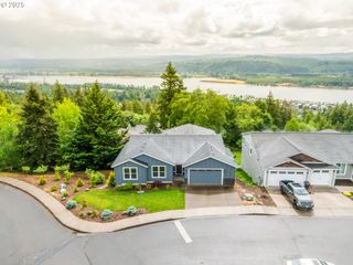 105 ELI AVERY Ave, Kalama, WA 98625