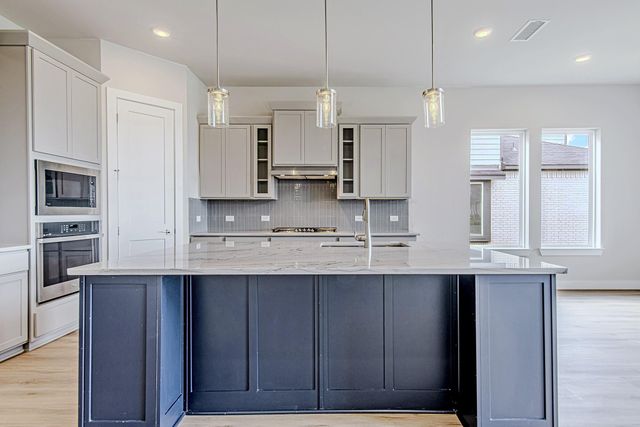 181 Peninsula Point Drive, Montgomery, TX 77356