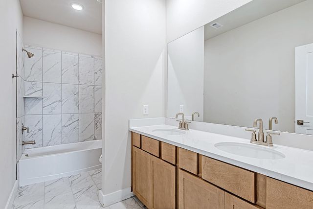 181 Peninsula Point Drive, Montgomery, TX 77356