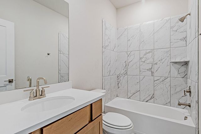 181 Peninsula Point Drive, Montgomery, TX 77356