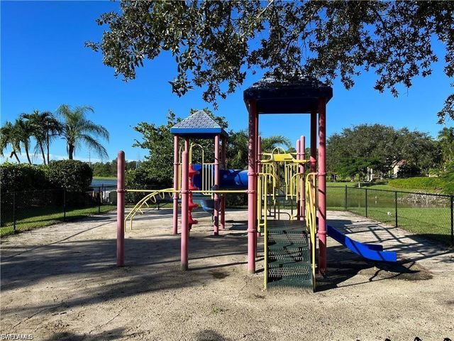 3518 Ocean Bluff CT, Naples, FL 34120