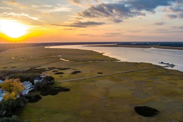 22 River Reach Way, Charleston, SC 29407