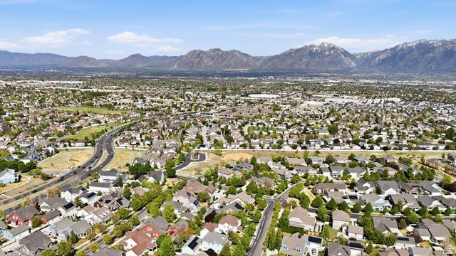 4252 W BELLEVILLE WAY, South Jordan, UT 84009