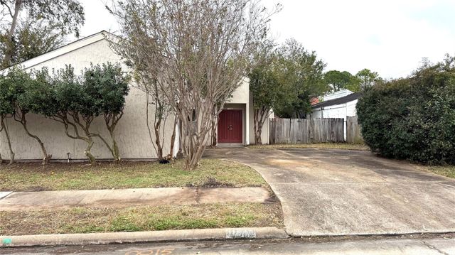 11042 Petworth Drive, Houston, TX 77072