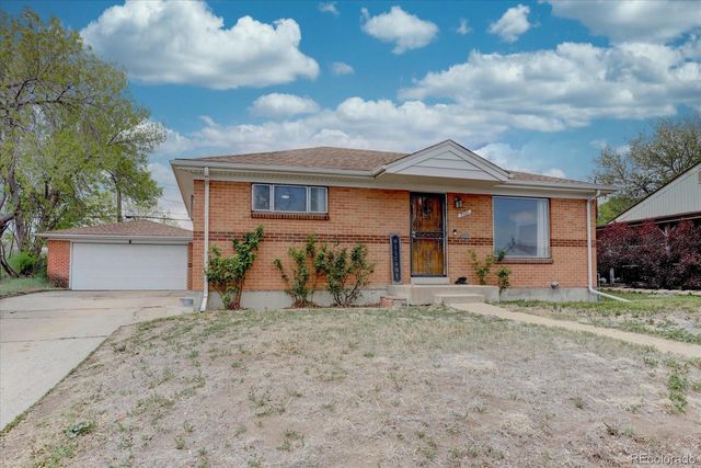 7111 Avrum Drive, Denver, CO 80221