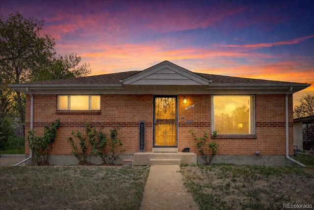 7111 Avrum Drive, Denver, CO 80221