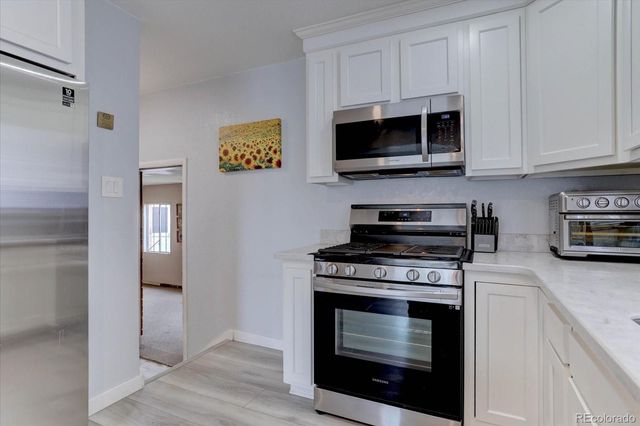 7111 Avrum Drive, Denver, CO 80221