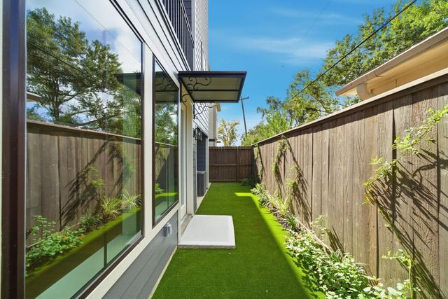 1709 Bologna Lane, Houston, TX 77055