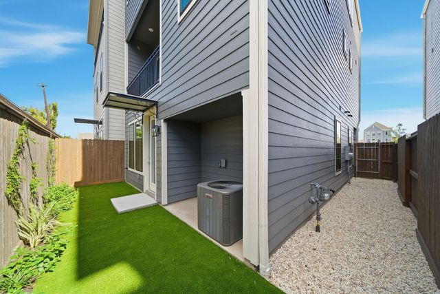 1709 Bologna Lane, Houston, TX 77055