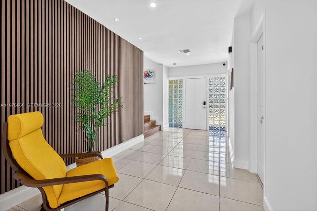 245 NE 175th St, North Miami Beach, FL 33162